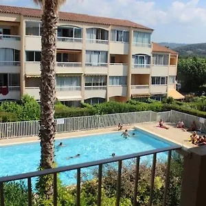 https://t2-piscine-parking-prive-proche-commerces.fr-provencehotel.com